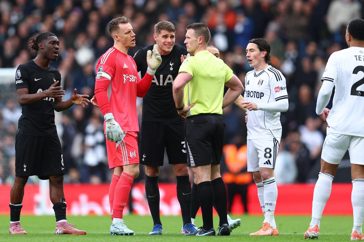 Premier League lămurește controversa de la golul din Fulham - Tottenham: Radu Drăgușin a reclamat fault