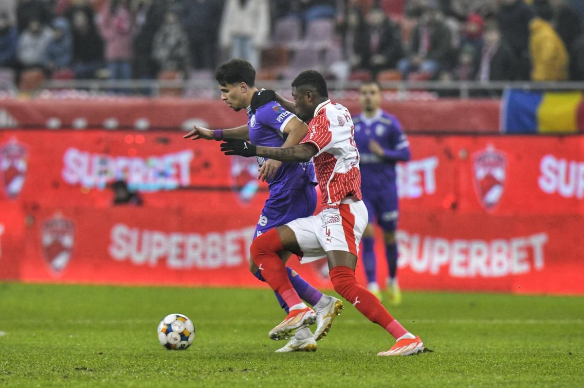 Dinamo - FC Argeș 0-1 » GAME OVER: FCSB e oficial în play-out!! Dinamo a jucat doar o repriză cu FC Argeș, își periclitează șansele la titlu, dar îi semnează sentința marii rivale