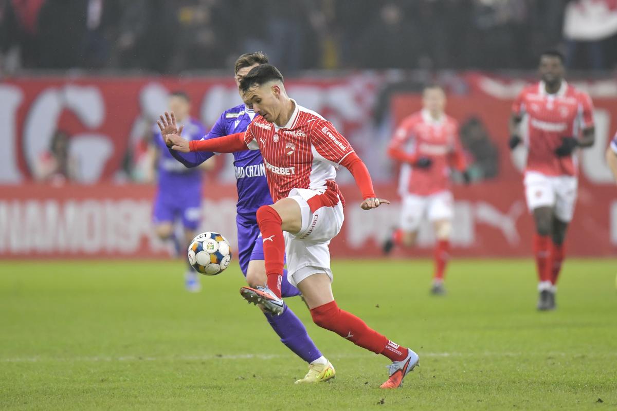 Dinamo - FC Argeș 0-1 » GAME OVER: FCSB e oficial în play-out!! Dinamo a jucat doar o repriză cu FC Argeș, își periclitează șansele la titlu, dar îi semnează sentința marii rivale