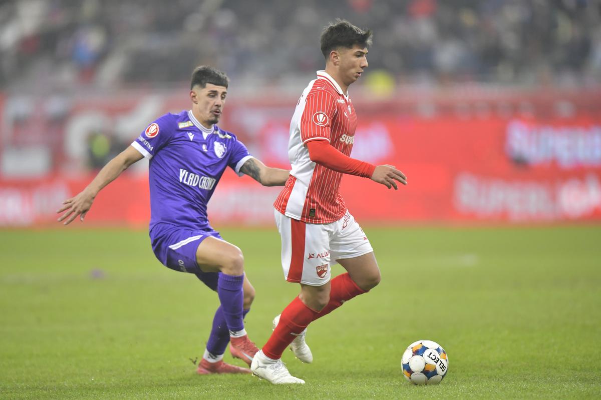 Dinamo - FC Argeș 0-1 » GAME OVER: FCSB e oficial în play-out!! Dinamo a jucat doar o repriză cu FC Argeș, își periclitează șansele la titlu, dar îi semnează sentința marii rivale