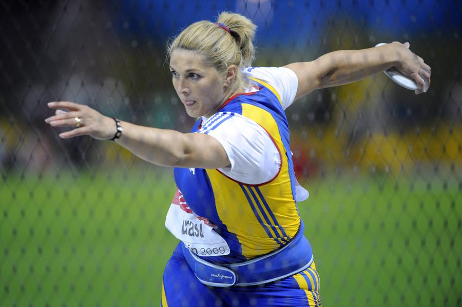 Nicoleta Grasu pregătită de aruncare FOTO Imago Images GSP îți prezintă sportivii români cu cele mai multe participări la Jocurile Olimpice » Spadasina Ana Maria Popescu și gimnastul Marian Drăgulescu vor bifa la Tokyo a cincea prezență