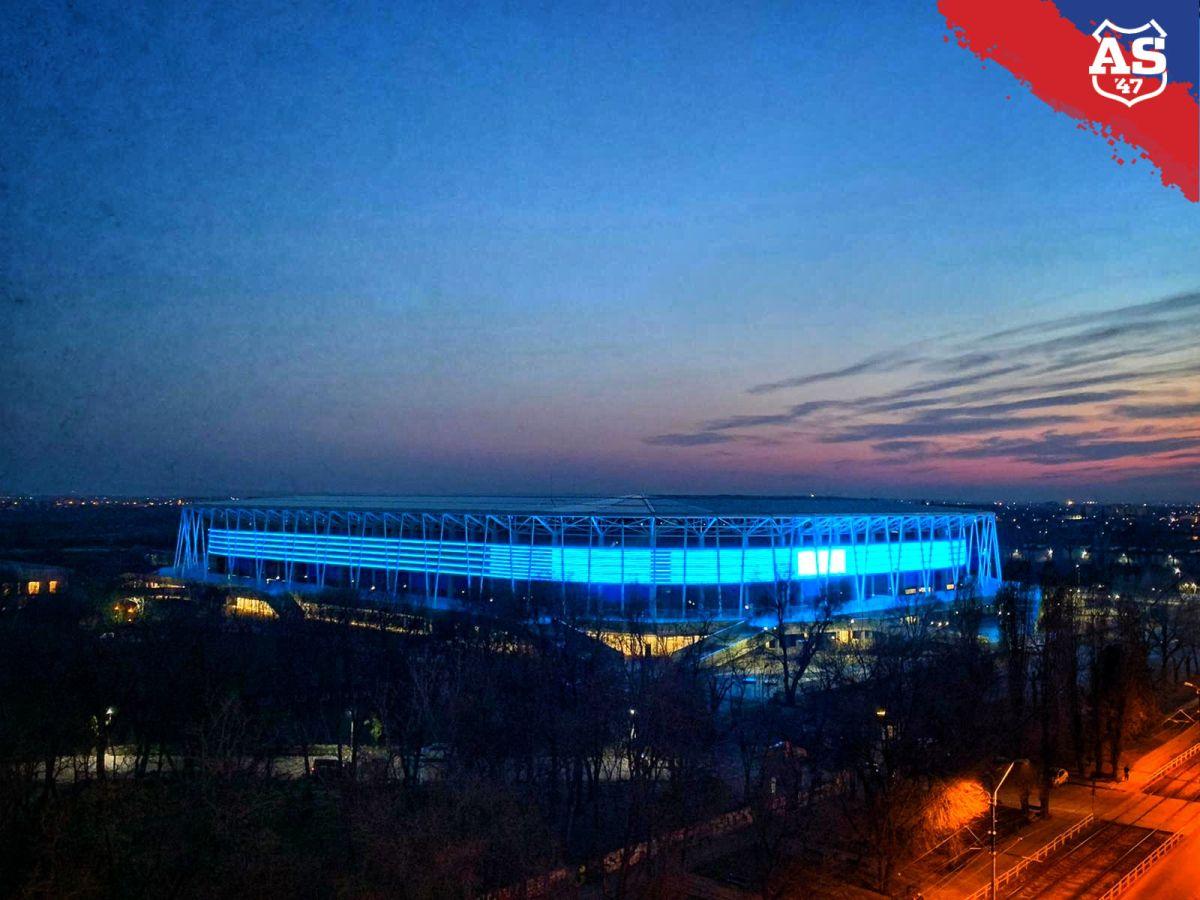Stadionul Steaua, din Ghencea, surprins noaptea / FOTO: canpower.ro