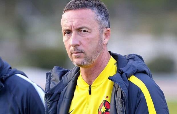 Mihai Stoica, reacție vehementă după ce Istvan Kovacs a oprit meciul la Craiova: „Când cântă galeria cântecul împotriva mea şi a fiicei mele nu se iau măsuri. E normal?”