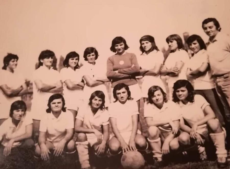 ”La cratiță cu voi!”. Și au plecat spre fotbal