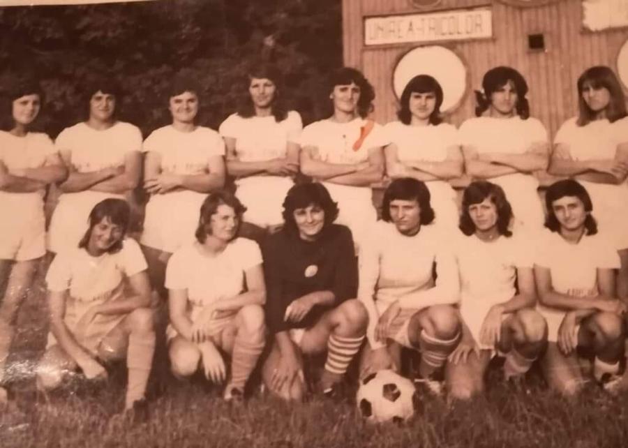 ”La cratiță cu voi!”. Și au plecat spre fotbal