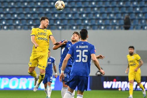 Viorel Moldovan (41 de ani), fostul atacant al României, a analizat FCU Craiova - Petrolul 0-1 și a criticat jocul din prima repriză/ foto: Fcaebook @FC Petrolul Ploiești