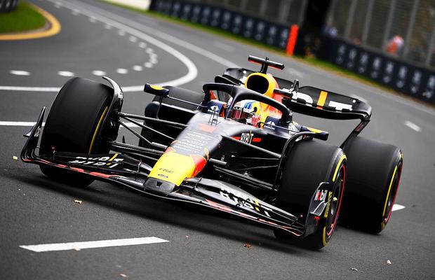 Max Verstappen, în premieră în pole-position în Australia! Celălalt Red Bull a ieșit după numai 4 minute, iar Ferrari a dezamăgit complet