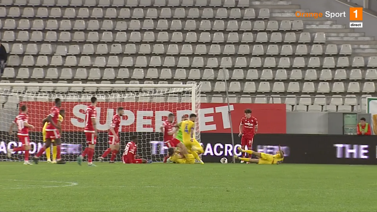 Fază controversată în Dinamo - Petrolul