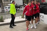 Cu ce autocar au ajuns la stadion fotbaliștii de la Dinamo » Imaginile surprinse de GSP