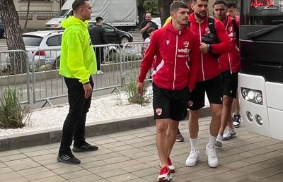 Cu ce autocar au ajuns la stadion fotbaliștii de la Dinamo » Imaginile surprinse de GSP