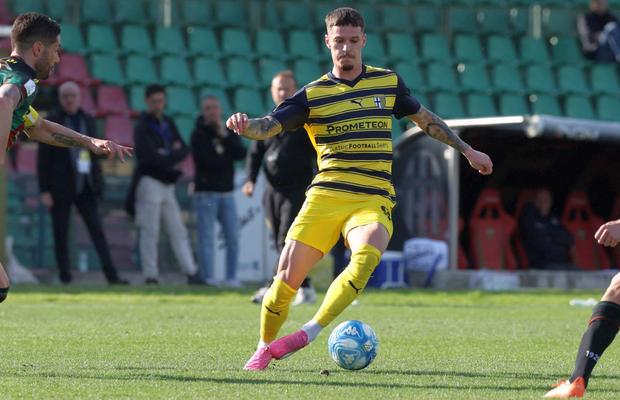 Dennis Man, cel mai slab de la Parma: „Driblinguri fără noimă, ocazii irosite”
