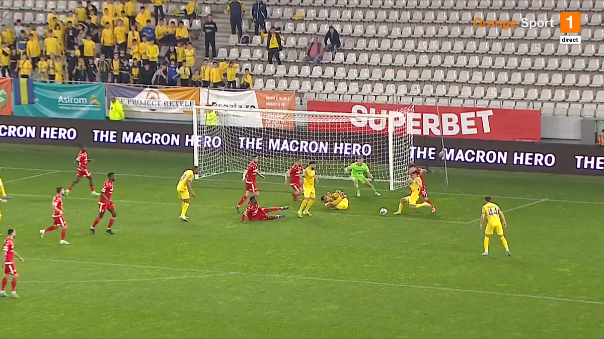 Fază controversată în Dinamo - Petrolul