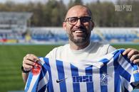 Prezentare neobișnuită » Cum a anunțat Poli Iași că Tony e noul antrenor al echipei