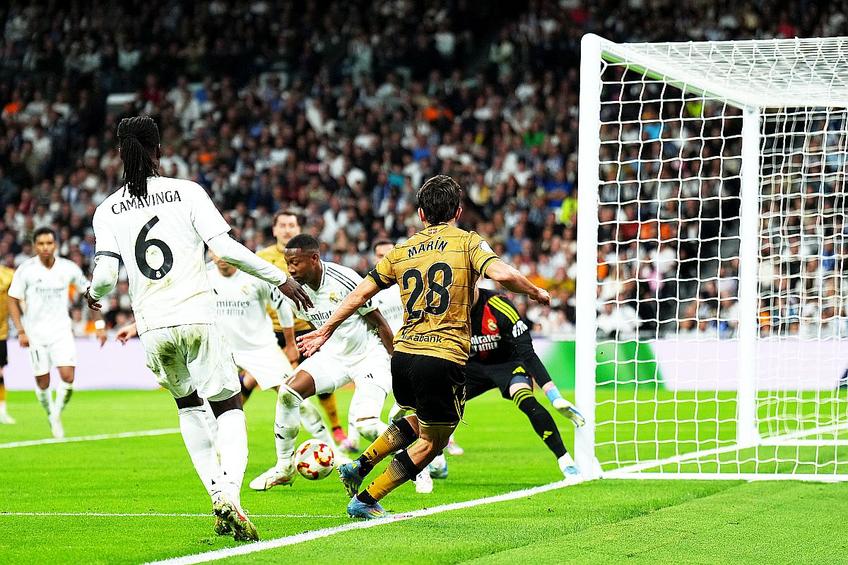 Autogolul lui David Alaba // foto: Guliver/gettyimages