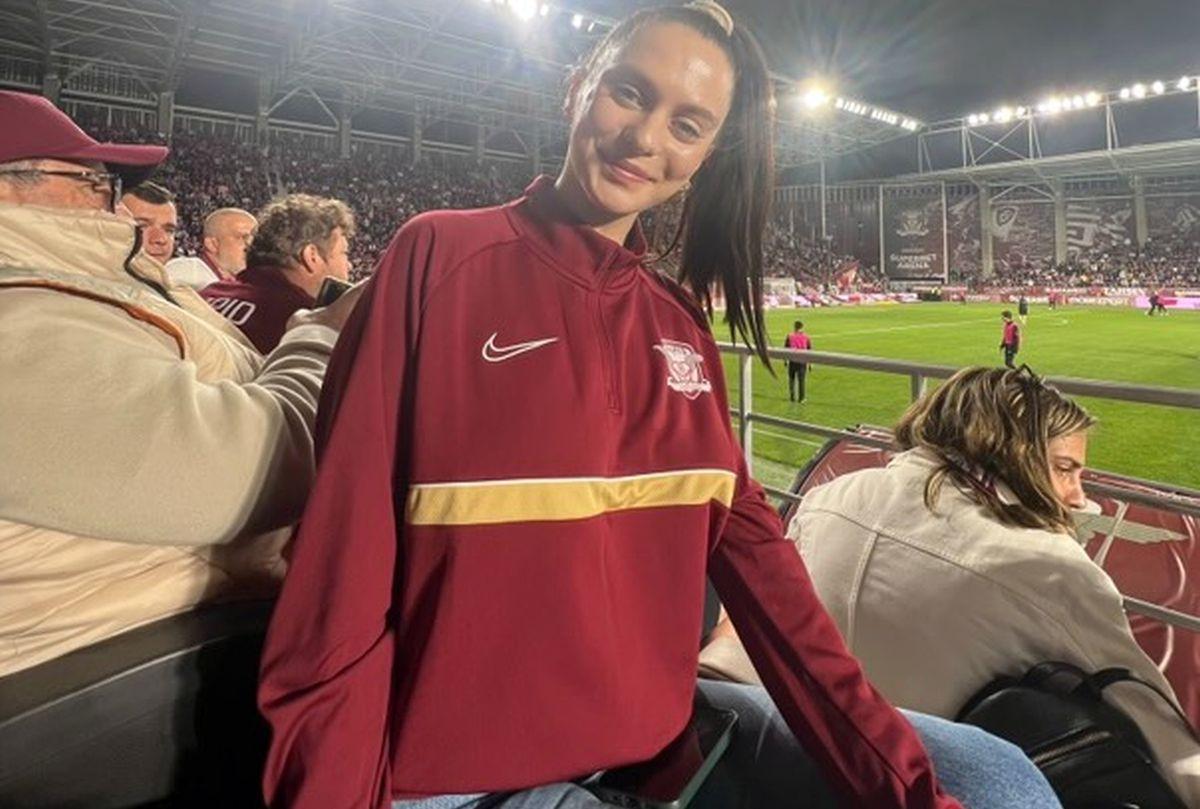Mihaela Jeremic, voleibalista cu două degete la mâna dreaptă și trei la cea stângă: imagini inspiraționale