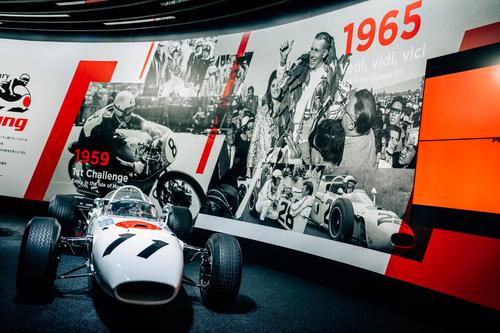 Red Bull copiază culorile Honda din anii '60
