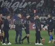 Momentul în care Istvan Kovacs îi acordă cartonașul galben lui Claudiu Petrila după Rapid - Craiova/ foto Ionuț Iordache (GSP)