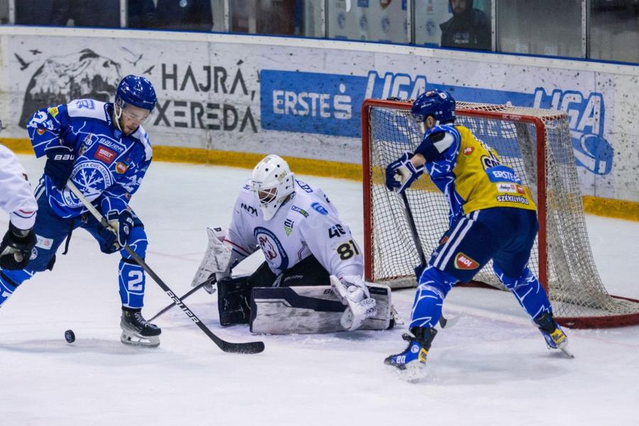 HSC Csikszereda vs. Budapest Akademia/Foto: Facebook (Csikszeredai Sportklub) ACSH Gheorgheni – HSC Csikszereda, finala Erste Liga! Victorii cu 4-1 pentru cele două formații din Ținutul Secuiesc