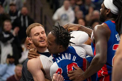 Altercație în timpul confruntării dintre Minnesota Timberwolves și Detroit Pistons/Foto: Imago Images