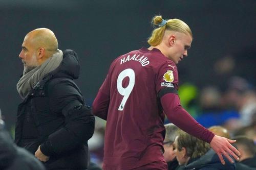 Pep Guardiola și Erling Haaland / Foto: Imago Images