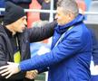 Bogdan Andone și Daniel Oprița, îmbrățișați înaintea meciului de duminica trecută / Sursă foto: Facebook@ Steaua București