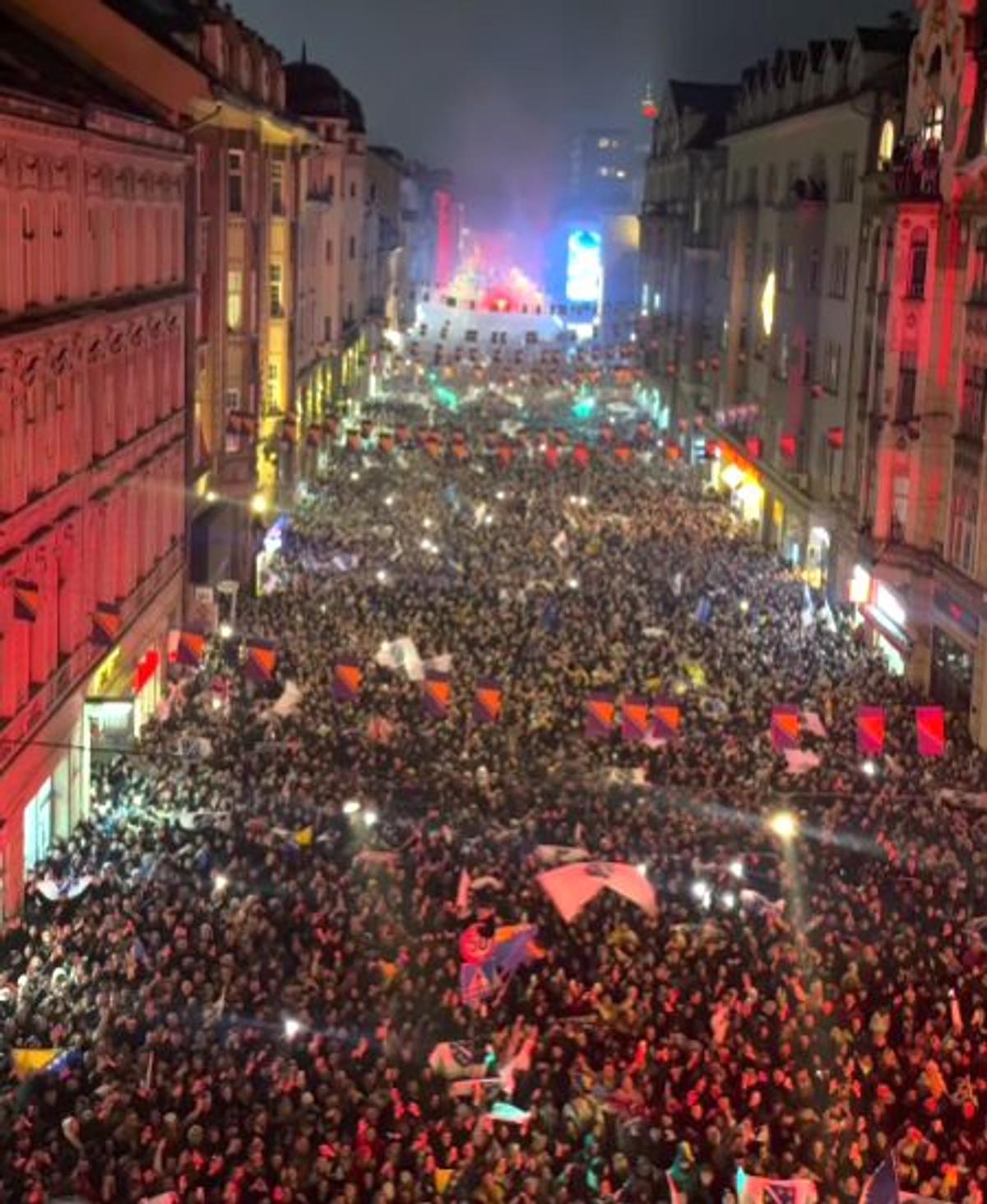 100.000 de oameni în stradă la Sarajevo! Imagini senzaționale, după calificarea la Campionatul Mondial