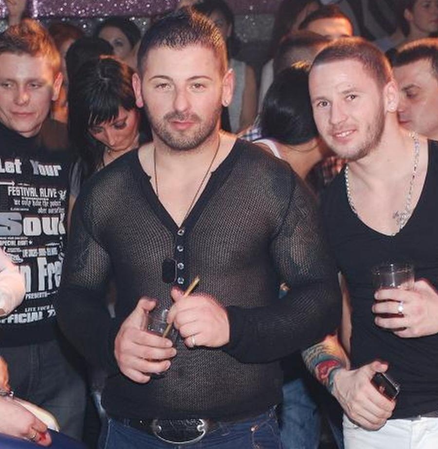 Marius Tuță (alias „Jackson” - centru). Foto: Facebook personal Sub stăpânirea lui Ridzi: Jiul Petroșani, „vaca de muls”, între blaturi la pariuri și control politic total! „Semnați pentru 7.000 de lei, dar luați și voi câte 2.500!”