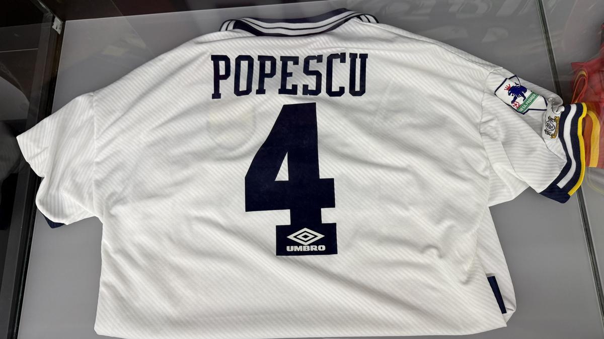 Gică Popescu și-a lansat jocul, „Căpitanul” » Cât costă, cum se joacă și unde se găsește, dar și ce-l enervează cel mai mult