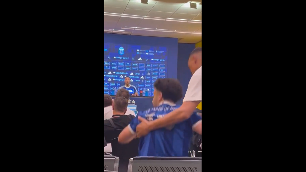 Scene curioase în conferința de presă a lui Lionel Scaloni, selecționerul Argentinei