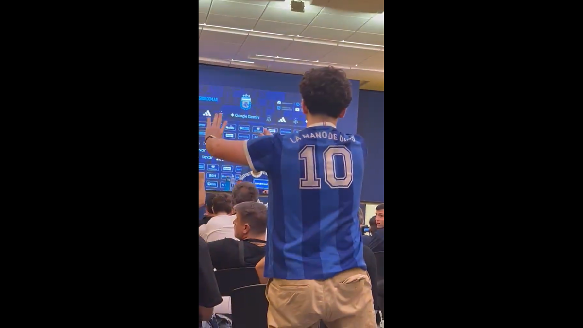 Scene curioase în conferință: s-a infiltrat și l-a avertizat pe selecționerul Argentinei: „Vreau să fii pregătit!”
