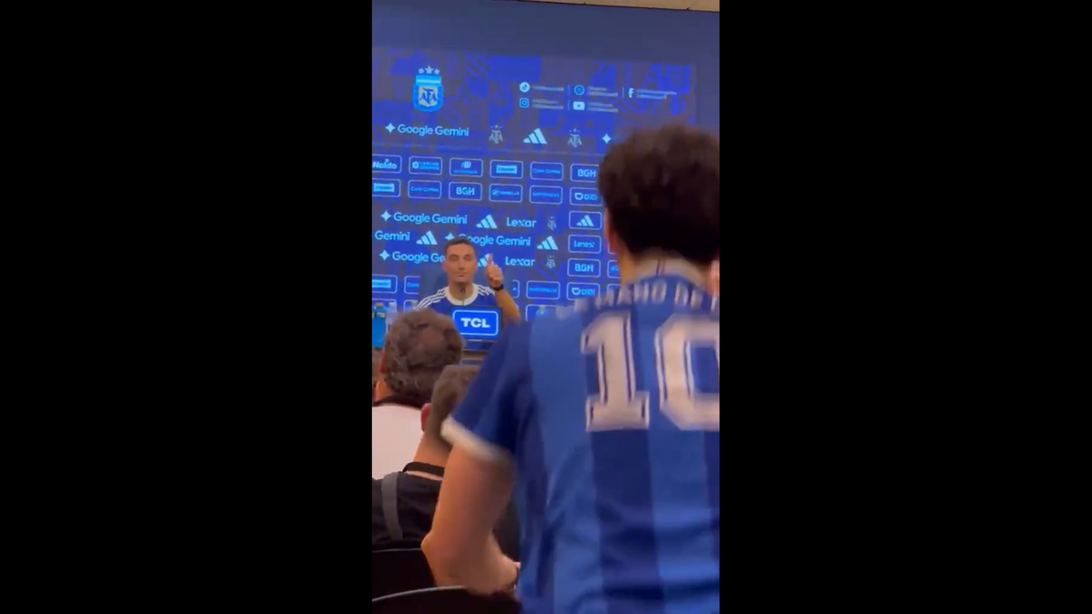 Scene curioase în conferință: s-a infiltrat și l-a avertizat pe selecționerul Argentinei: „Vreau să fii pregătit!”