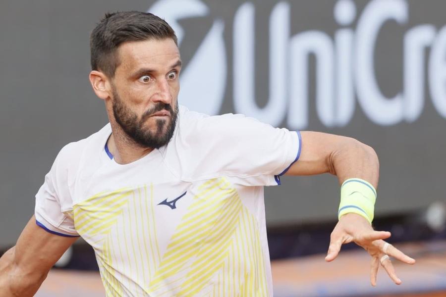 Damir Dzumhur, deranjat de reacțiile fanilor la Țiriac Open, printre care și Marius Șumudică: „Nu suntem la fotbal sau la baschet”