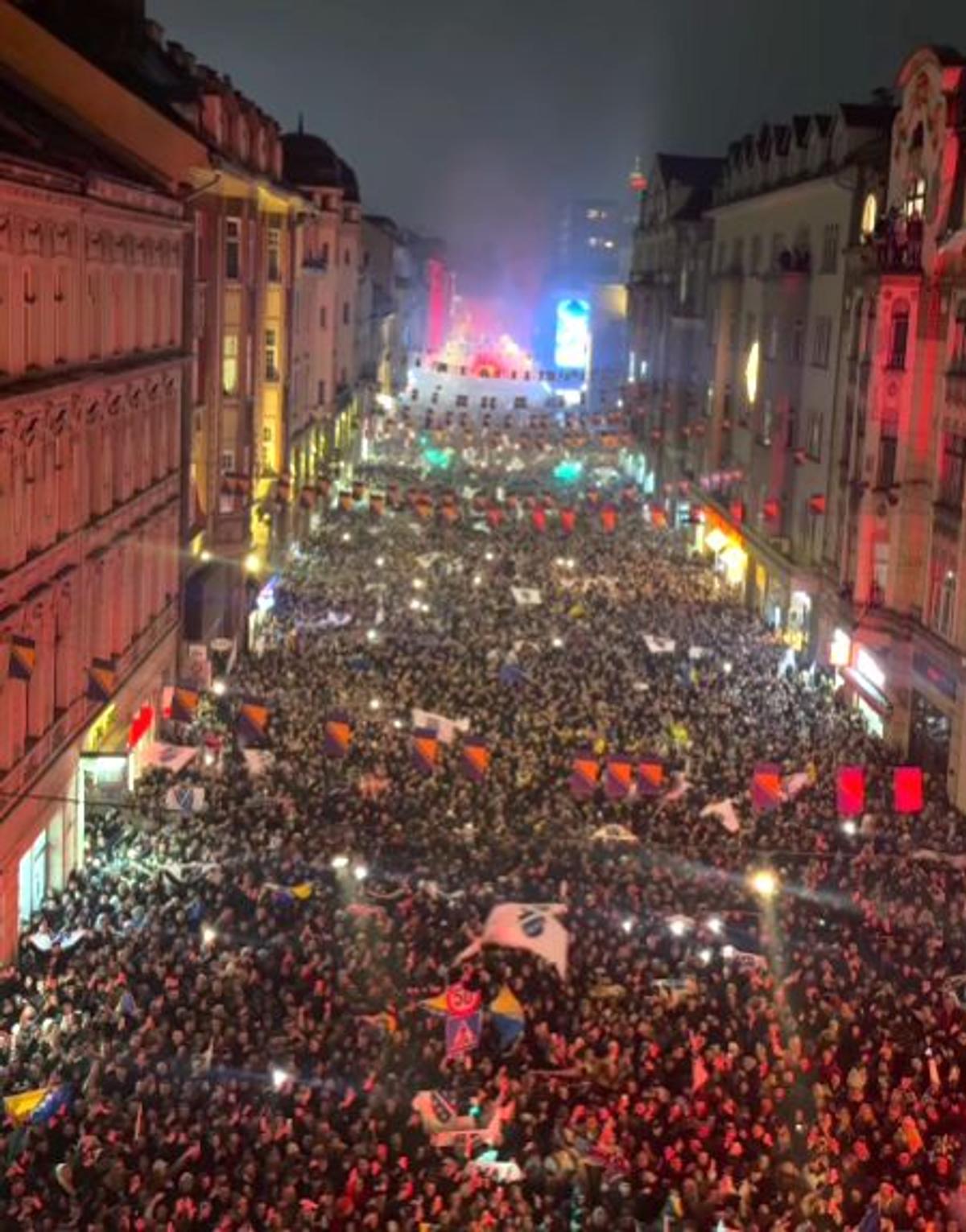 100.000 de oameni în stradă la Sarajevo! Imagini senzaționale, după calificarea la Campionatul Mondial