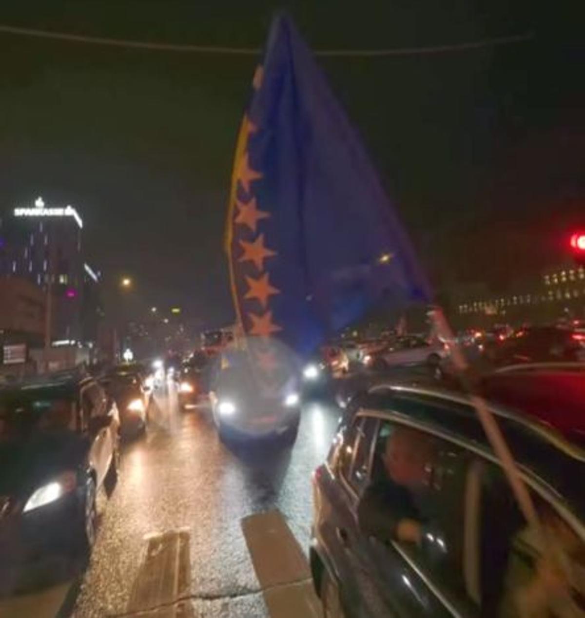 100.000 de oameni în stradă la Sarajevo! Imagini senzaționale, după calificarea la Campionatul Mondial