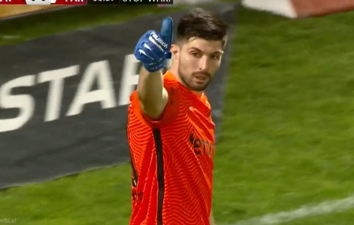 Farul a cerut penalty și gol! Două decizii de arbitraj pro-CFR la faze milimetrice » Ce arată reluările
