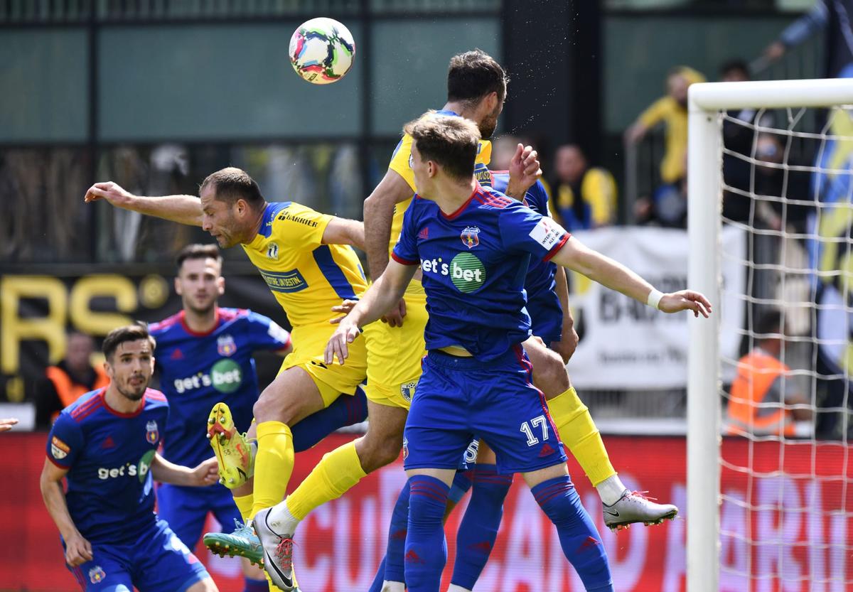 Atmosferă de vis, fotbal închis » Petrolul și CSA Steaua, remiză albă în fața unui stadion plin