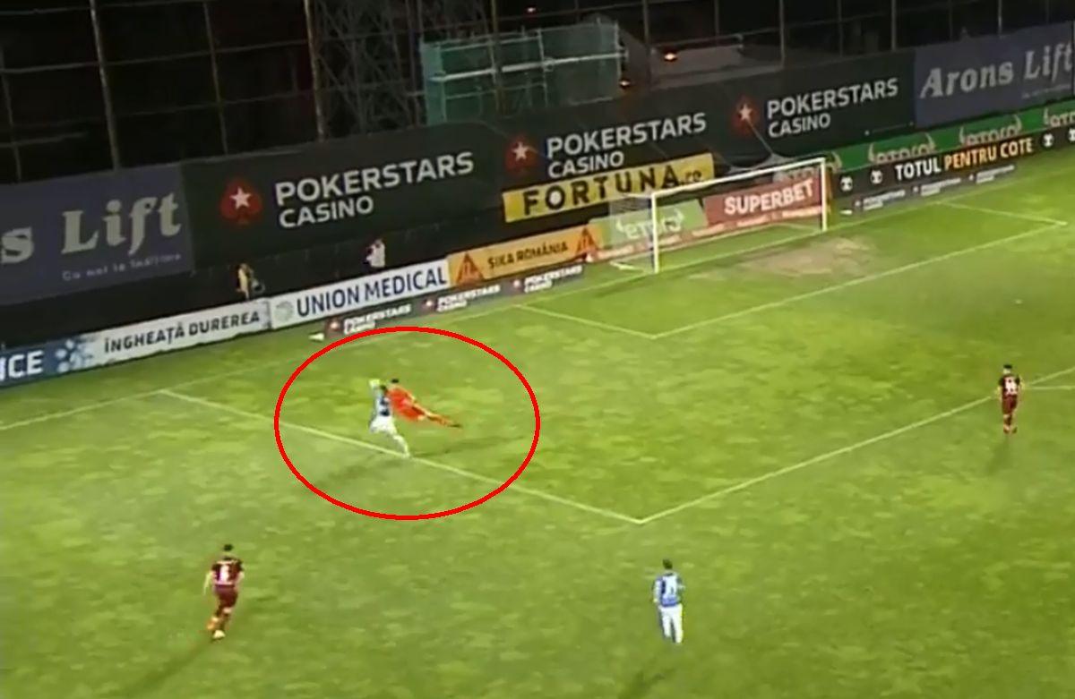 CFR Cluj - Farul, faultul lui Letica asupra lui Moldoveanu / FOTO: Capturi TV @Digi Sport 1