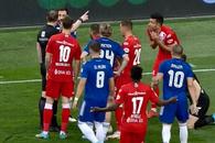 Greșeală flagrantă la gol în FCU Craiova - UTA! Ce a făcut arbitrul în loc să dea ROȘU pentru un fault brutal + Penalty cerut la ultima fază
