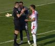 Dujmovic protestează după ce a intrat cu mingea în poartă / FOTO: Captură @Orange Sport 1
