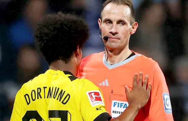 Amenințat cu moartea! Arbitrul care a trimis-o pe Borussia Dortmund pe locul 2 cu greșeala sa a fost pus sub protecție judiciară!