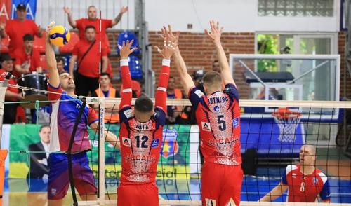 Duel la fileu din meciul CSA Steaua-Arcada Galați FOTO CSA Steaua