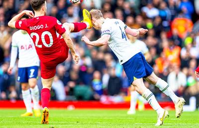 Scandal uriaș în Premier League: „L-a tăiat cu crampoanele pe cap, ce vreți mai mult?”. Ce riscă Jurgen Klopp