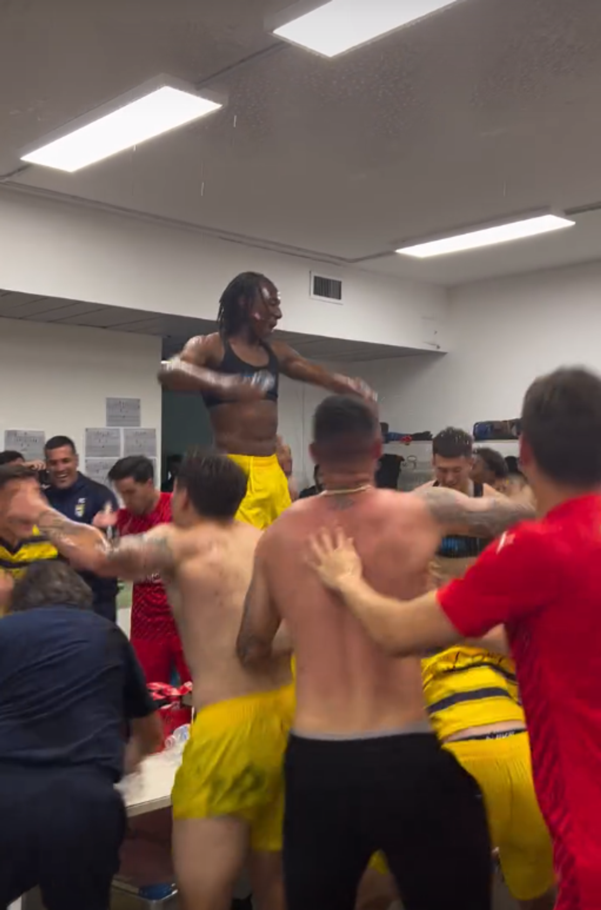 Man și Mihăilă au promovat cu Parma în Serie A! Cum a arătat petrecerea