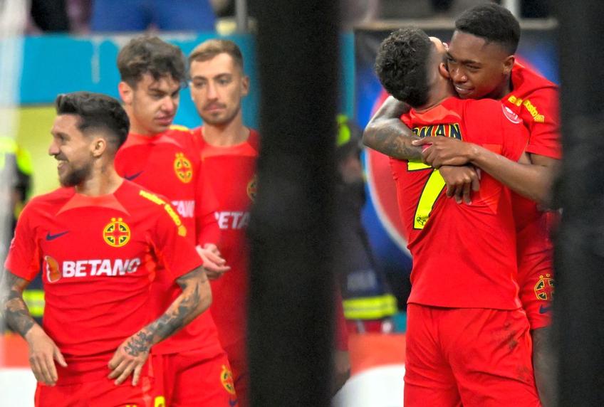 Luis Phelipe, în dreapta, a lipsit aproape tot play-off-ul din cauza accidentării / FOTO: Raed Krishan Gazeta Sporturilor