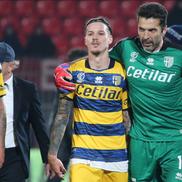 Dennis Man alături de Gianluigi Buffon, la Parma