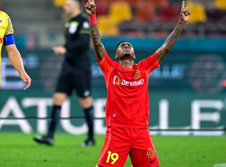 Luis Phelipe iese în evidență cu tatuajele sale / FOTO: (GSP) Pleacă de la FCSB în iarnă? Elias Charalambous a lămurit situația fotbalistului: „Patronul a cheltuit foarte mulți bani ca el să vină aici”