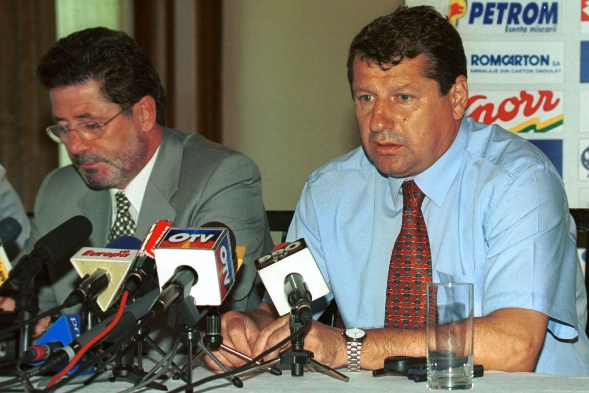 Ion Marin (file din poveste) - imagini de colecție cu „Săpăligă” pe banca lui Dinamo