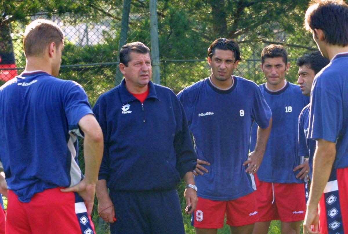 Ion Marin (file din poveste) - imagini de colecție cu „Săpăligă” pe banca lui Dinamo
