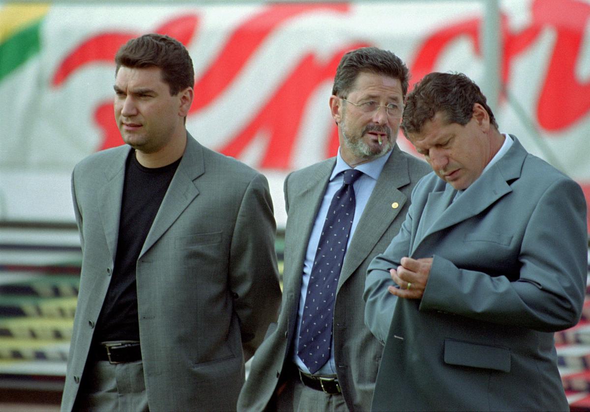 Ion Marin (file din poveste) - imagini de colecție cu „Săpăligă” pe banca lui Dinamo