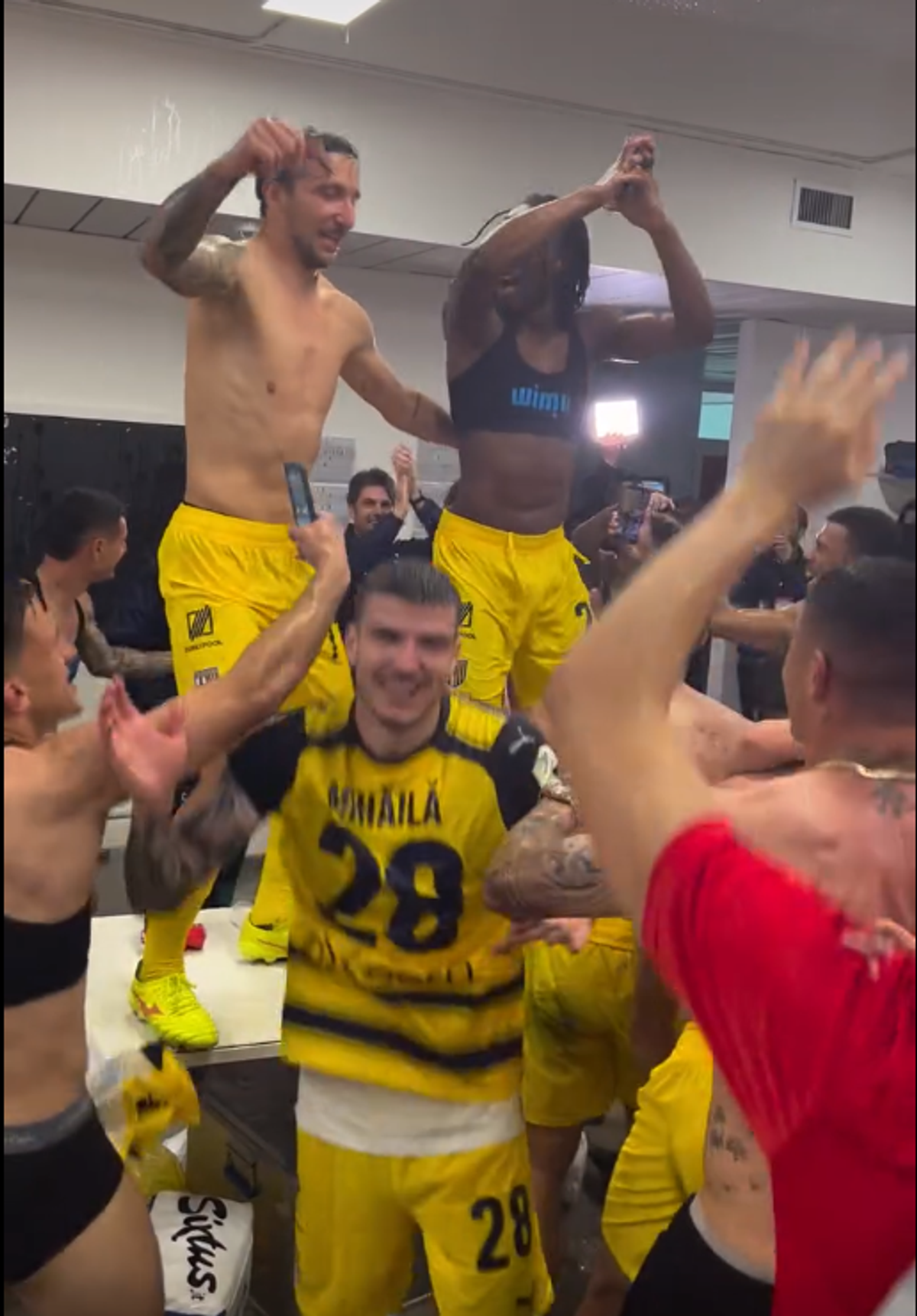 Pătrundere superbă a lui Dennis Man încheiată cu golul lui Valentin Mihăilă, în Parma - Cremonese